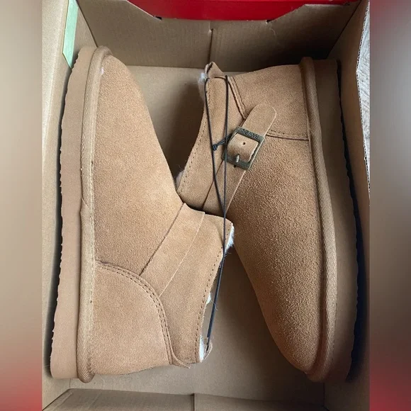 Woman’s Pawz by Bearpaw suede boot - Picture 5 of 6